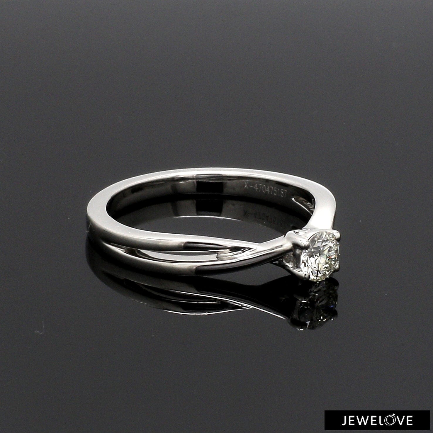 Jewelove™ Rings VS J / Women's Band only 30-Pointer 4 Prong Platinum Solitaire Ring with a Twist JL PT 676-A