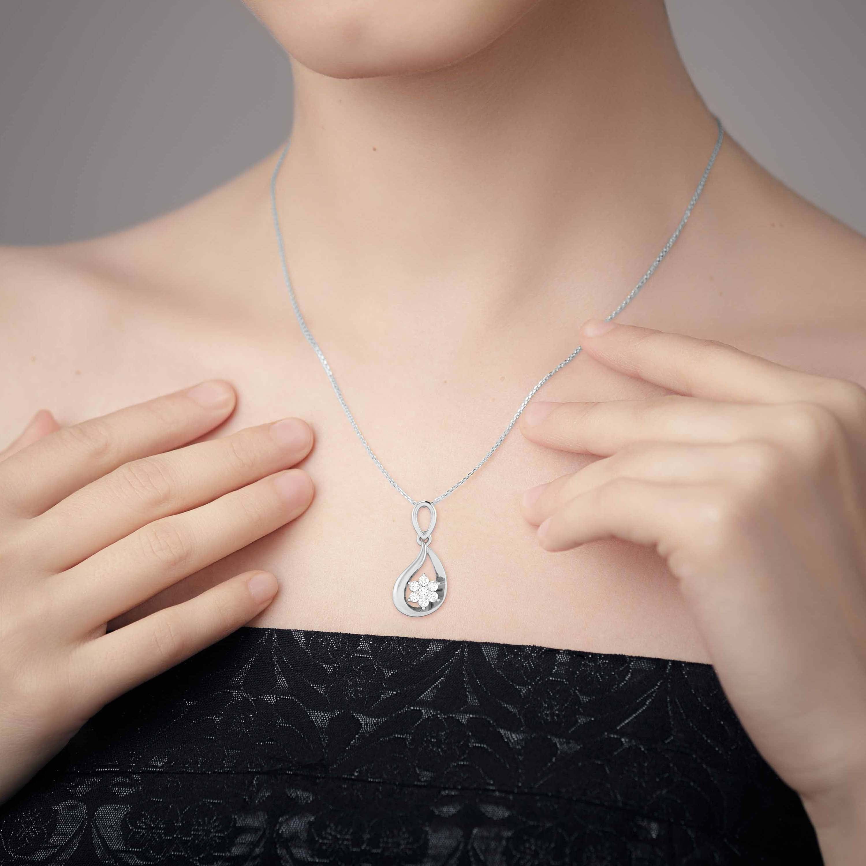 Triplet Alluring Droplet Platinum Diamond Necklace