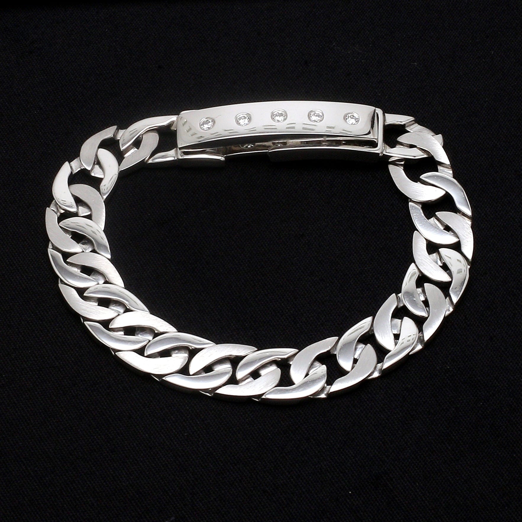 Platinum plated bracelet with cz 